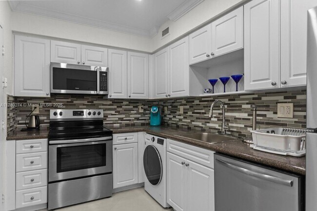 Building Photo - 2501 S Ocean Dr