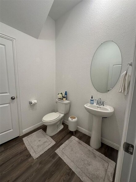 Building Photo - 4743 Glen Isle Dr