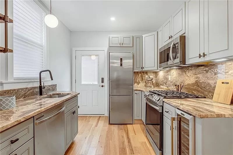 Kitchen - Facing towards rear door - 5210 Dearborn St