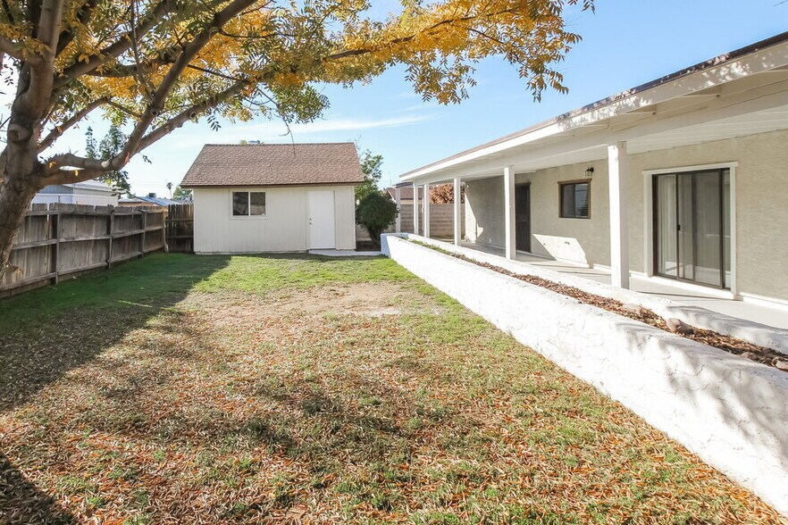 Building Photo - 1815 W Wikieup Ln