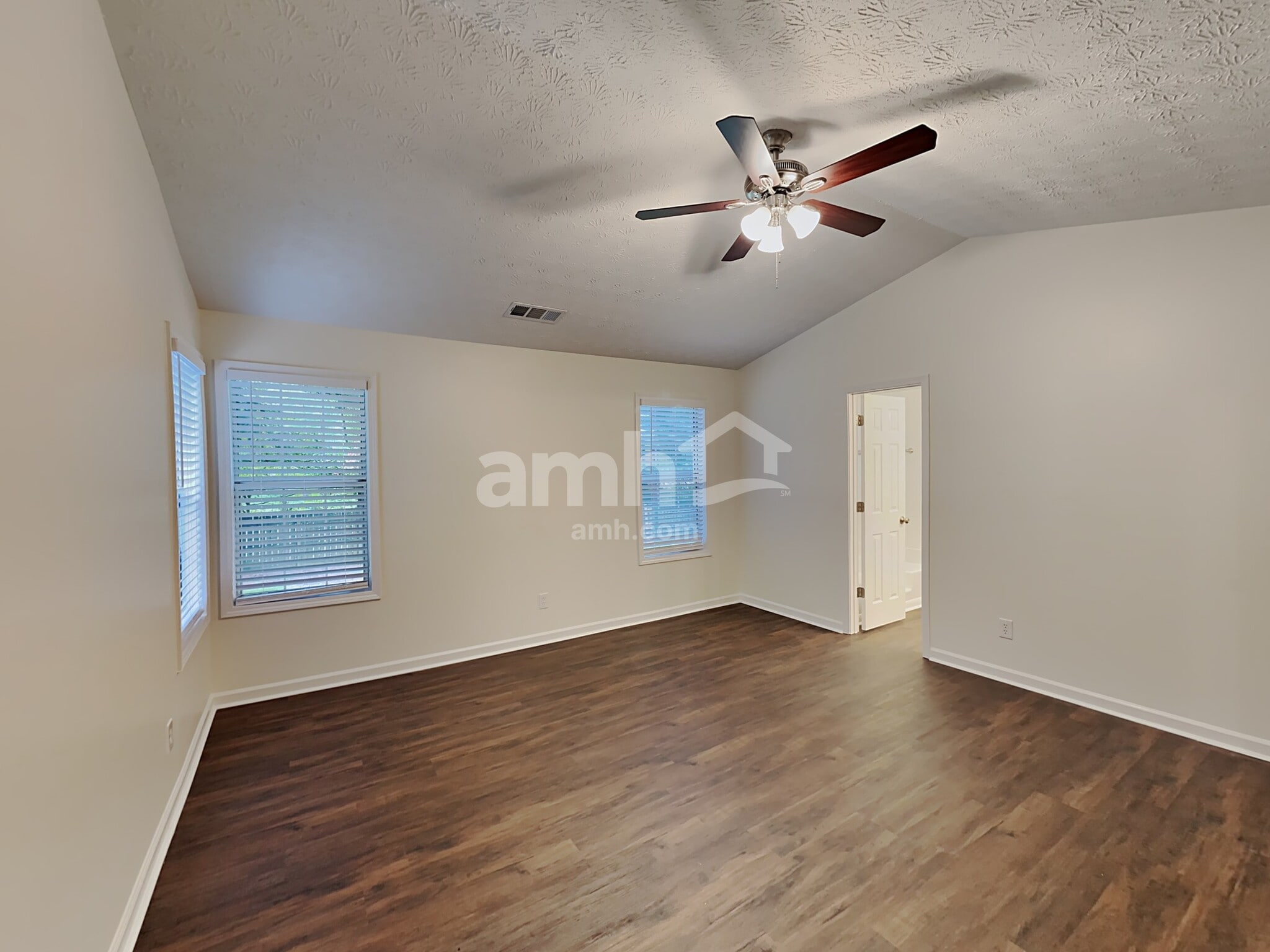 Building Photo - 3471 Erin Glen NW