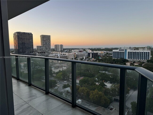 Building Photo - 501 NE 31st St