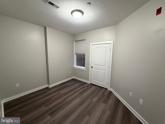 Building Photo - 1535 Cecil B. Moore Ave