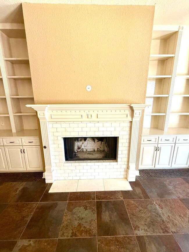 Building Photo - **APPLICATION RECEIVED** *COMING SOON* Luxurious 2-Story Home in Gated Stone Oak Community – Pool...