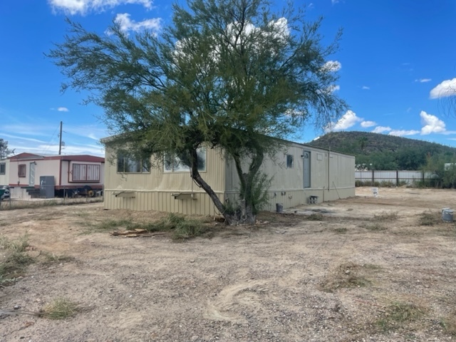 Building Photo - 6677 S Sparrow Ave