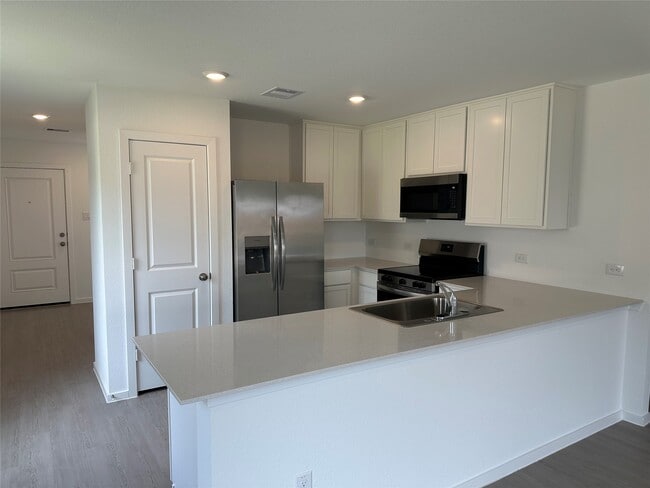 Building Photo - 15131 Willowater Dr