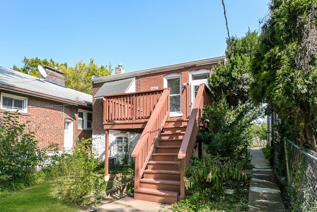 Building Photo - Fantastic 2bd/1ba home! Let yourself in!