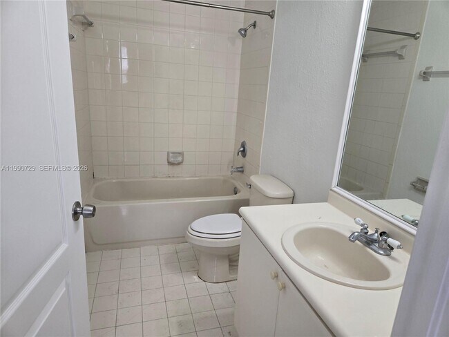 Building Photo - 1536 SE 25th St