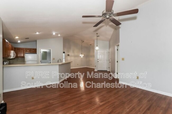 Building Photo - 208 Pipers Ln
