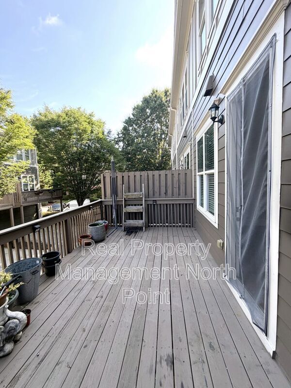 Building Photo - 3026 Eltham Pl