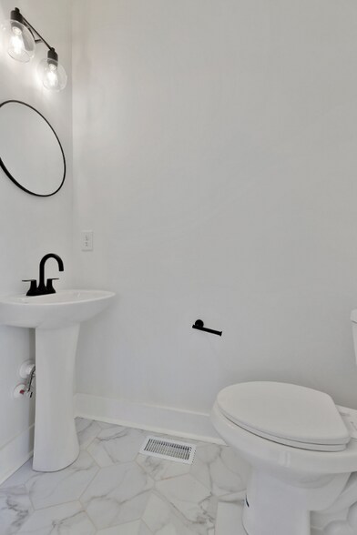 Building Photo - 193 Paragon Mills Rd