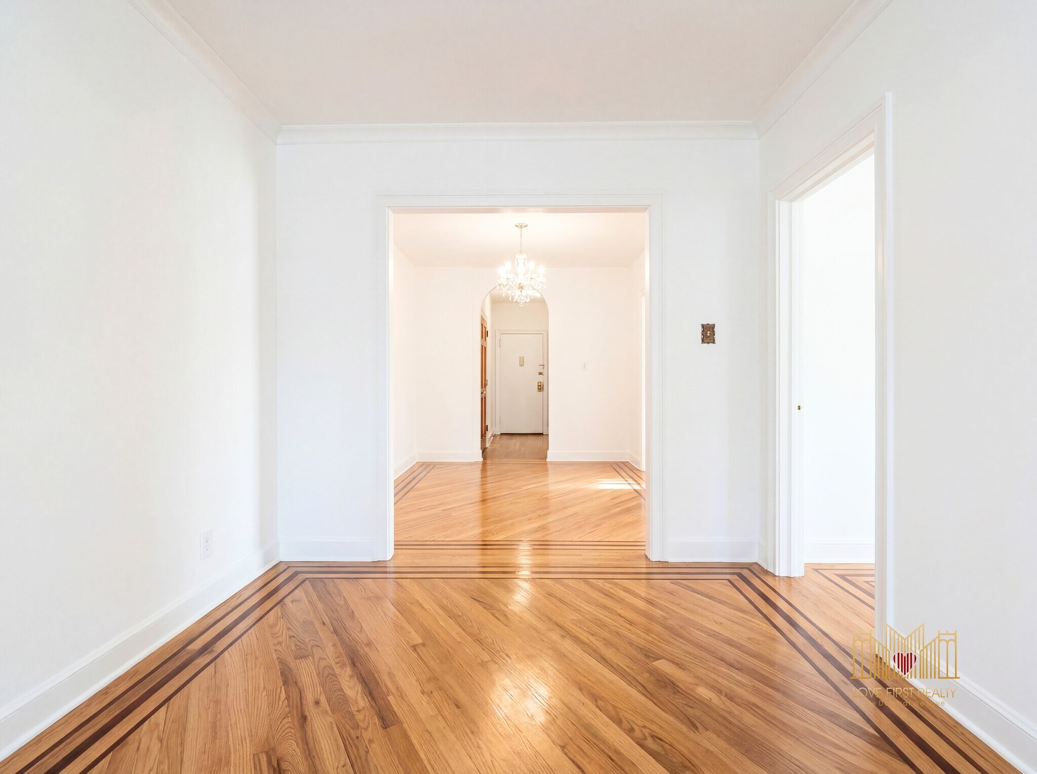 Building Photo - 207 E 96th St
