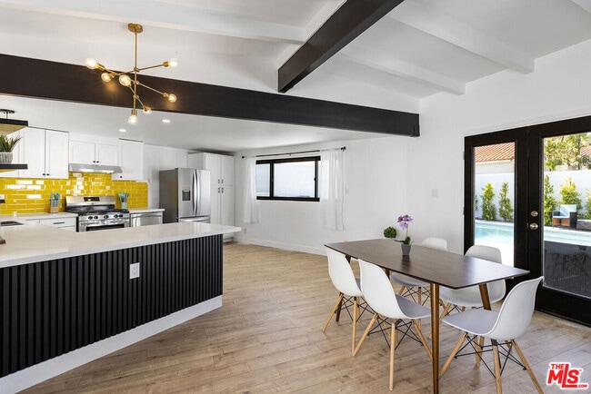 Building Photo - 44251 Russell Ln