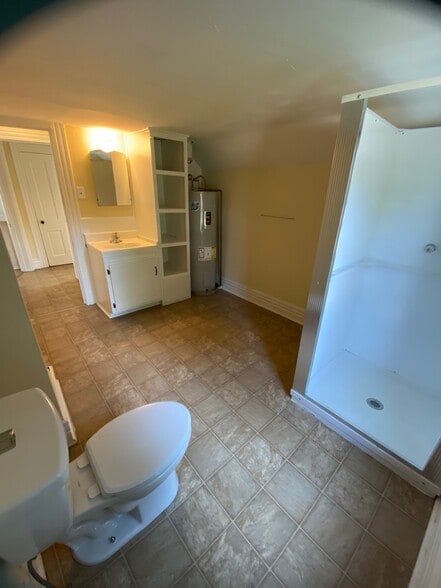 Bathroom - 608 S Main St