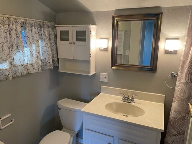 Building Photo - One Bedroom, One Bath Home for Rent in Ashland