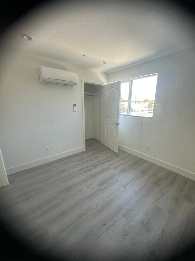 Building Photo - Reddy Gardena Properties