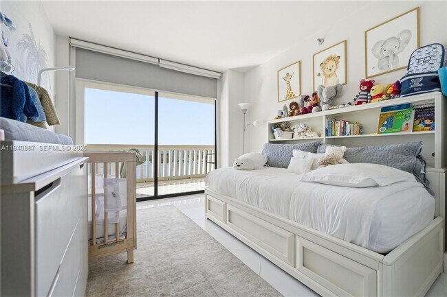 Building Photo - 1000 W Island Blvd