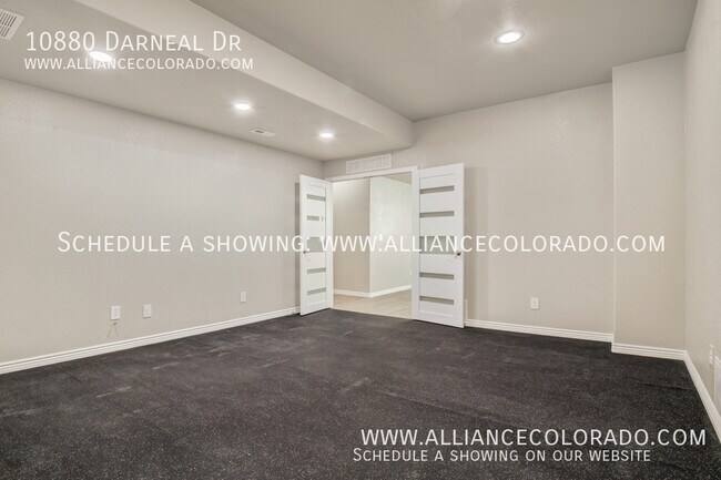 Building Photo - 10880 Darneal Dr