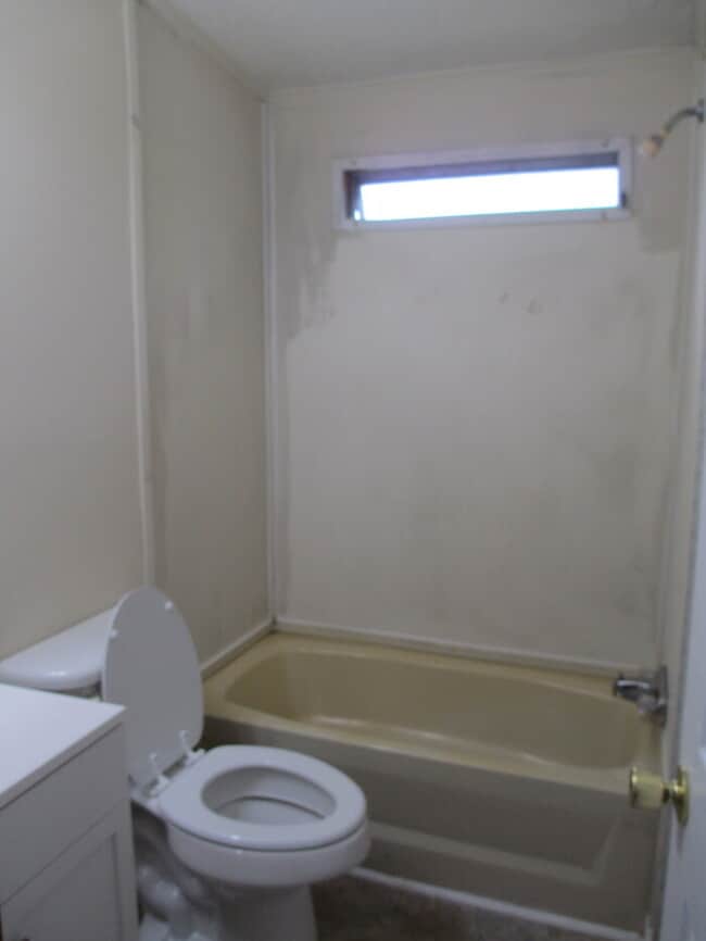 Building Photo - 102 Thomas Jefferson Dr