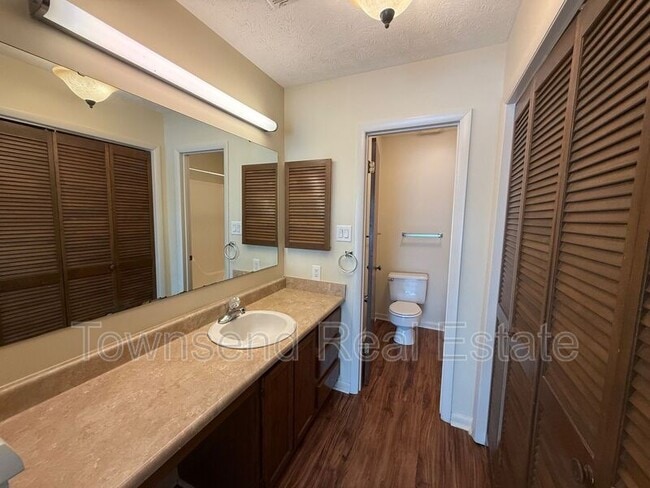 Building Photo - 2752 Helaman Ct