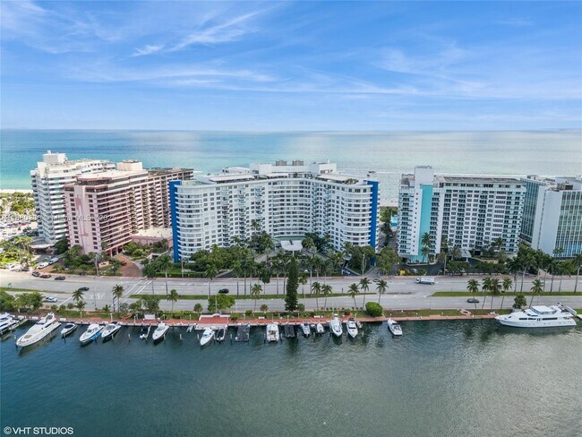 Building Photo - 5151 Collins Ave