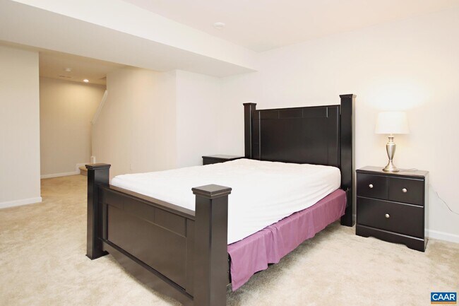 Building Photo - 4393 Sunset Dr