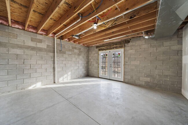 Building Photo - 145 E Main St