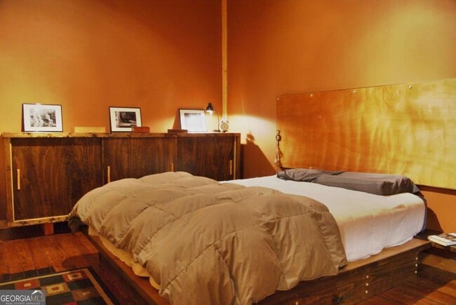 Building Photo - 24 Doyle St