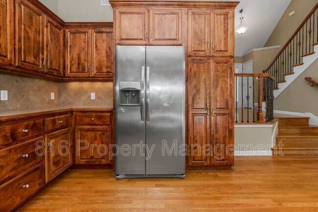 Building Photo - 701 Tomahawk Ct