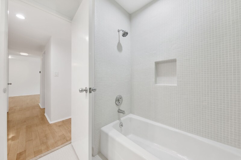 Building Photo - 7767 Hollywood Blvd