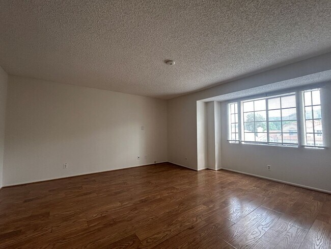 Building Photo - 3068 Prado Ln