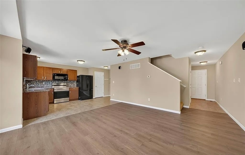 Building Photo - 607 Spring Mnr