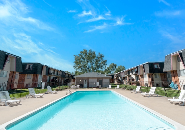 Building Photo - Rosewood Village