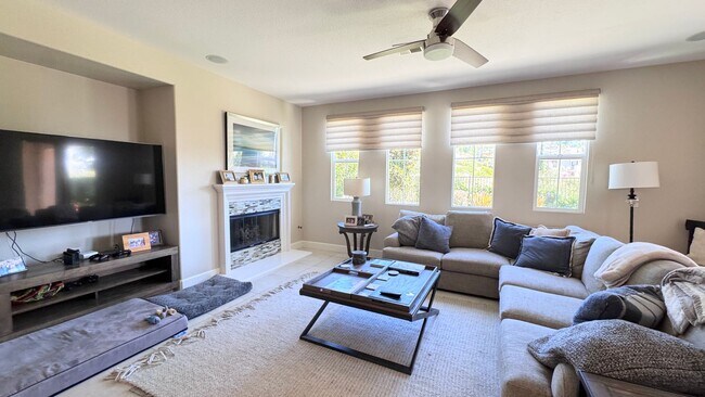 Building Photo - Luxury 4 Bedroom Home in La Costa Greens