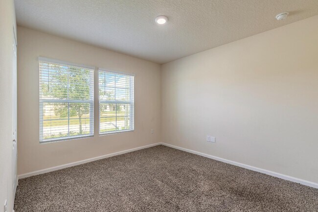 Building Photo - 109 Persimmon Dr