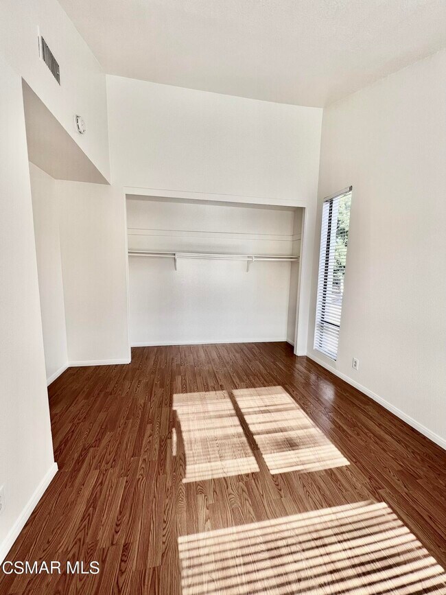 Building Photo - 937 Shadow Lake Dr