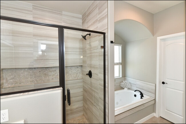 Building Photo - 13187 Borwick Rd