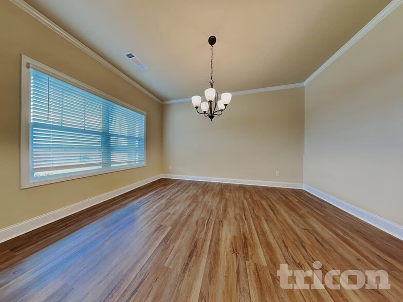 Building Photo - 121 Kennelsman Dr