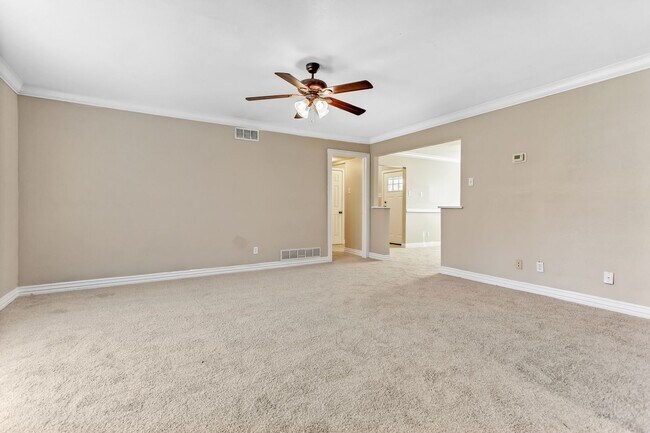 Building Photo - Updated 4-Bedroom, 2-Bath Home in RISD