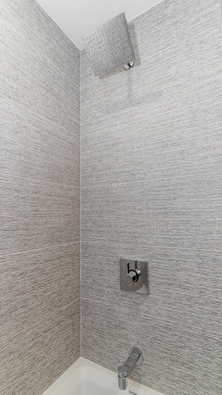 Building Photo - 555 E 5th St