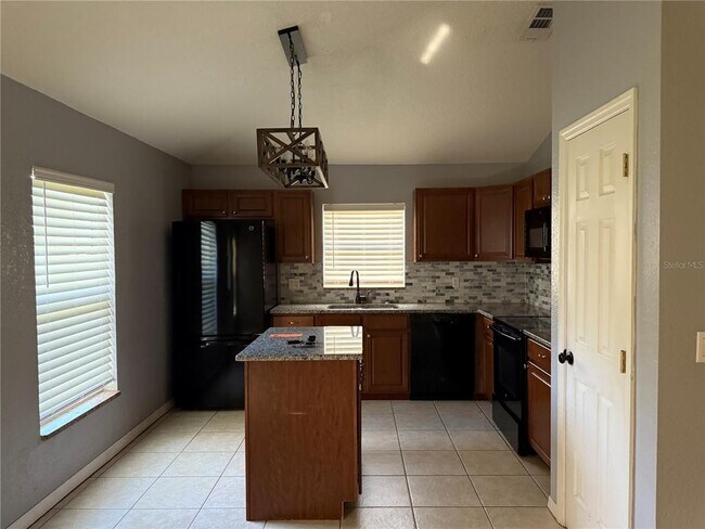 Building Photo - 14 Sunrise Dr