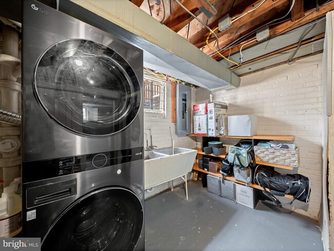 Building Photo - 1409 Mt Vernon Ave