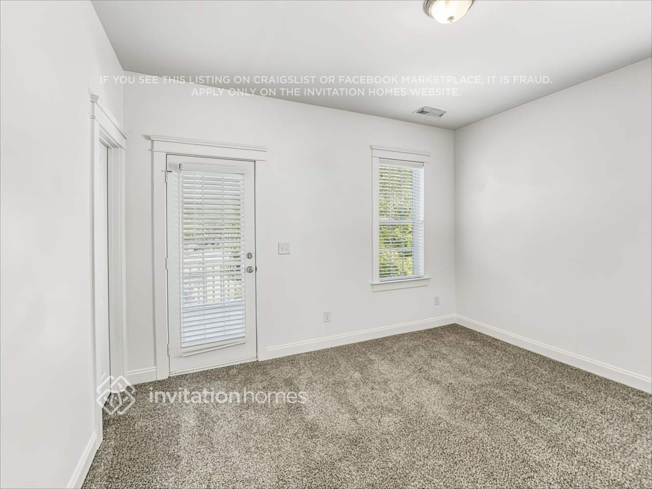 Building Photo - 15527 Barnsbury Dr