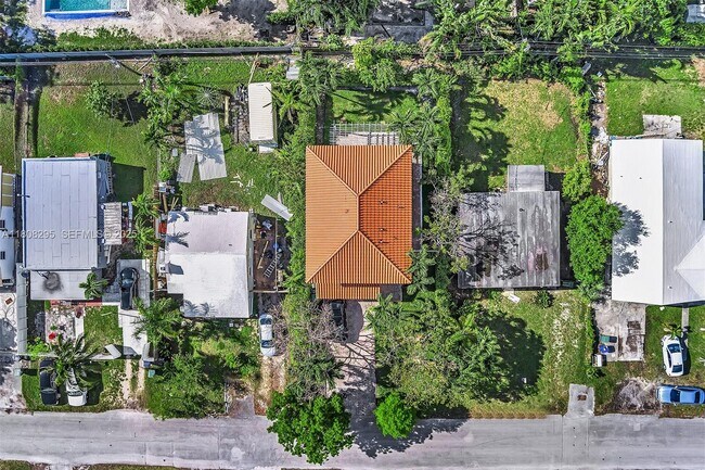 Building Photo - 2620 NE 214th St