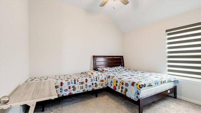 Building Photo - 814 Thomas Ridge Ln