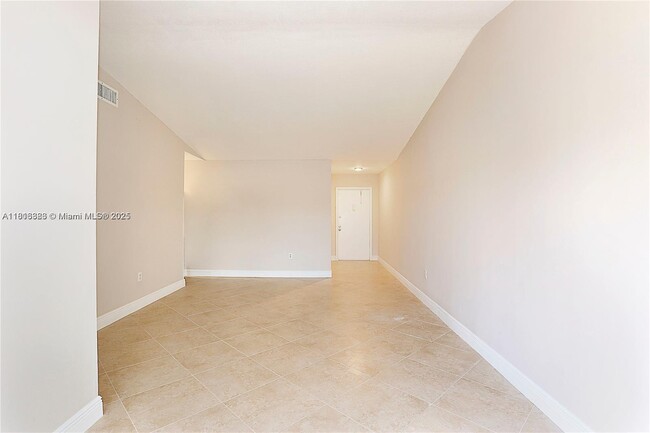 Building Photo - 4902 SW 138th Ave