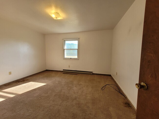 Building Photo - 266 Hinkley Dr