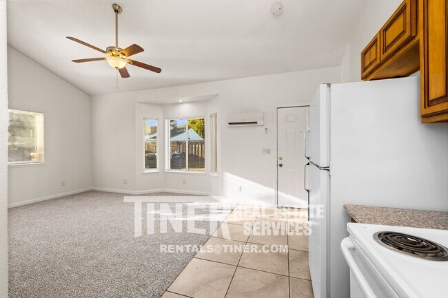 Building Photo - 9304 Orangevale Ave