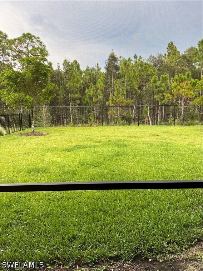 Building Photo - 4163 Bluegrass Dr