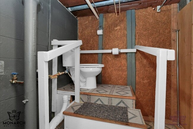 Building Photo - 3 Bedroom Home For Rent